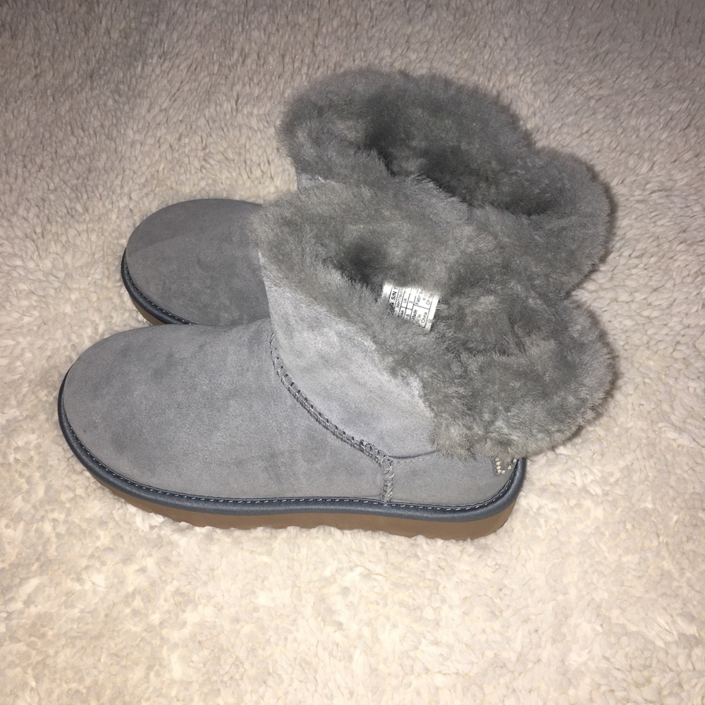 Ugg - image 1